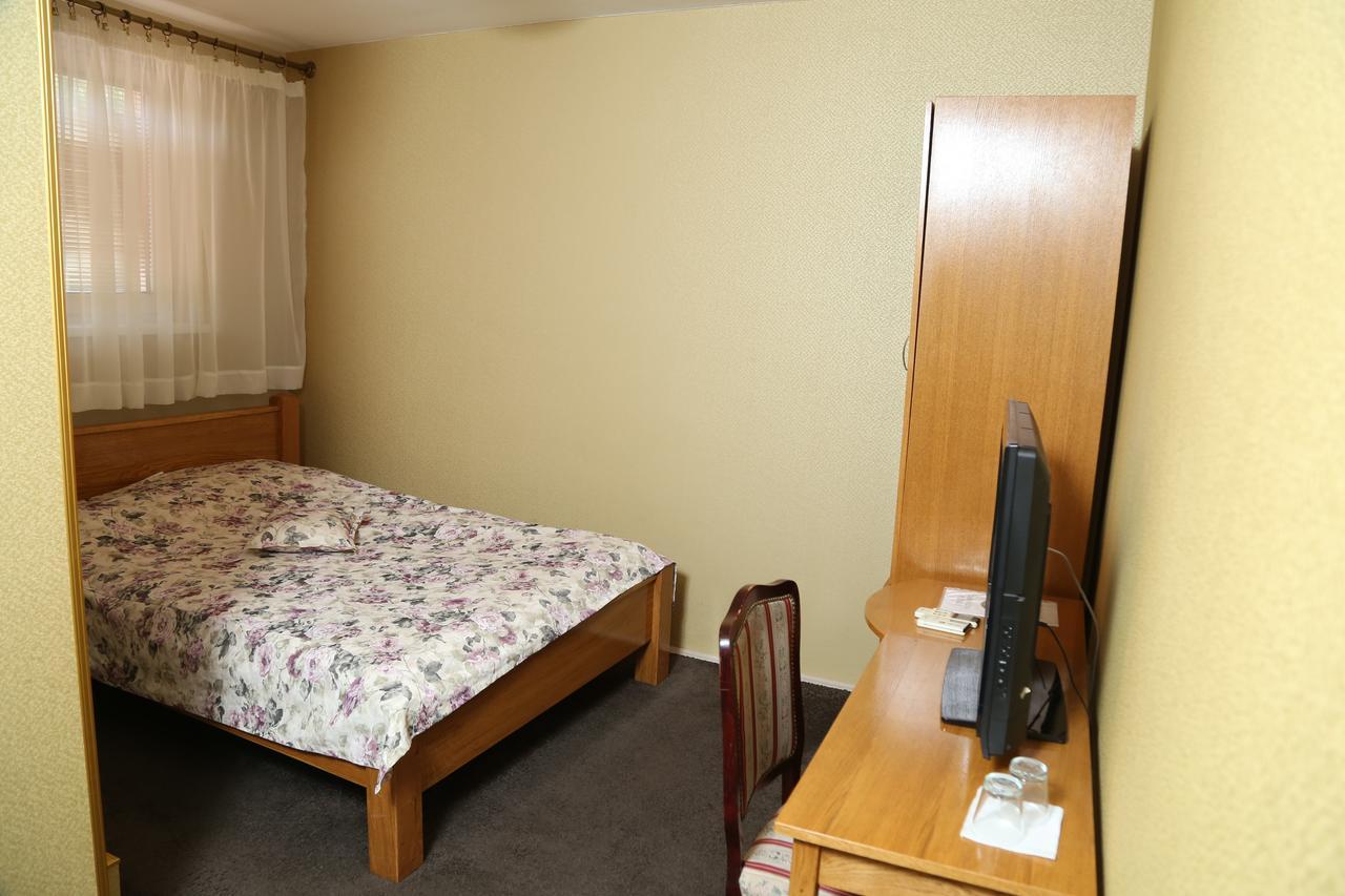 B&B Vila Bela Ruza 斯雷姆斯卡米特罗维察 外观 照片