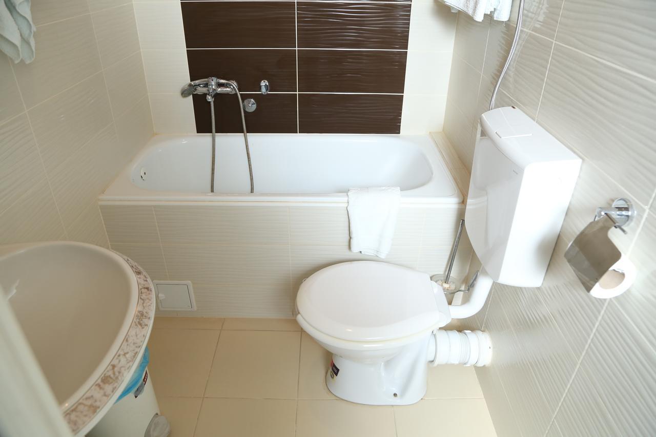 B&B Vila Bela Ruza 斯雷姆斯卡米特罗维察 外观 照片