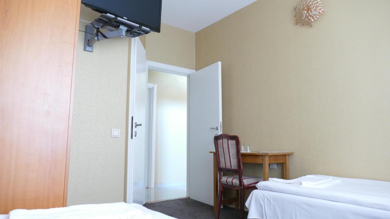 B&B Vila Bela Ruza 斯雷姆斯卡米特罗维察 外观 照片